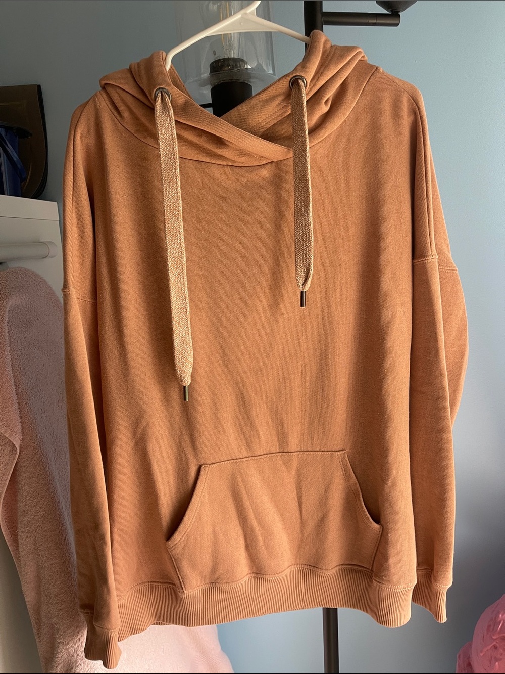 BKE Women's Rust Hooded Pullover Sweater